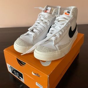 Nike Women’s Blazer Mid 77s